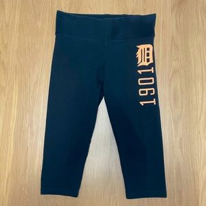 Victoria’s Secret PINk Detroit Tigers Crop Leggings Size Small
